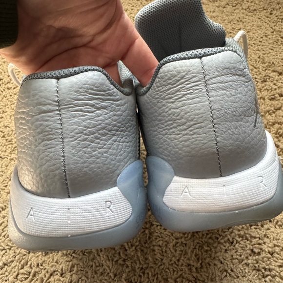 Nike Jordans 11 CMFT Low Men’s Sneakers - Picture 6 of 12